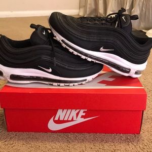 Black/White Air Max 97 (Size 9)